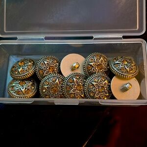 Vintage style buttons